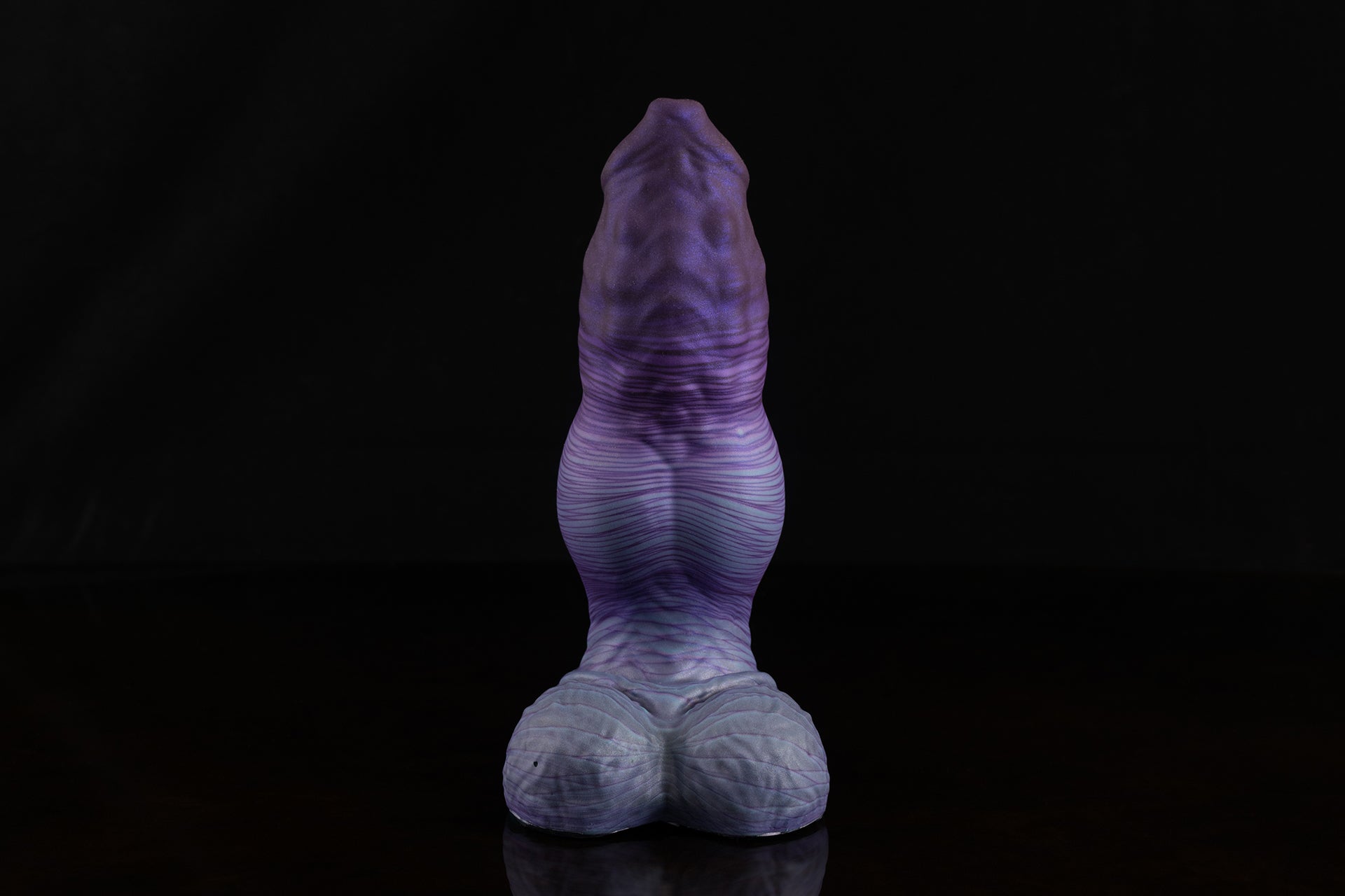 1358 Medium Dante in Firm - Suction Cupped - Fizzle