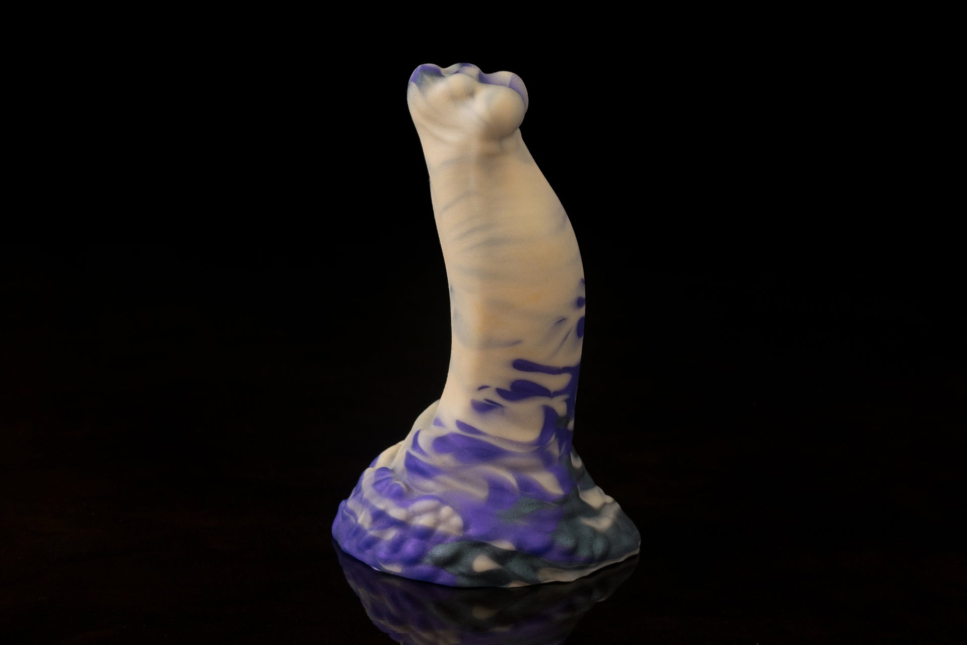 1593 Mini Hyena in Medium Firmness
