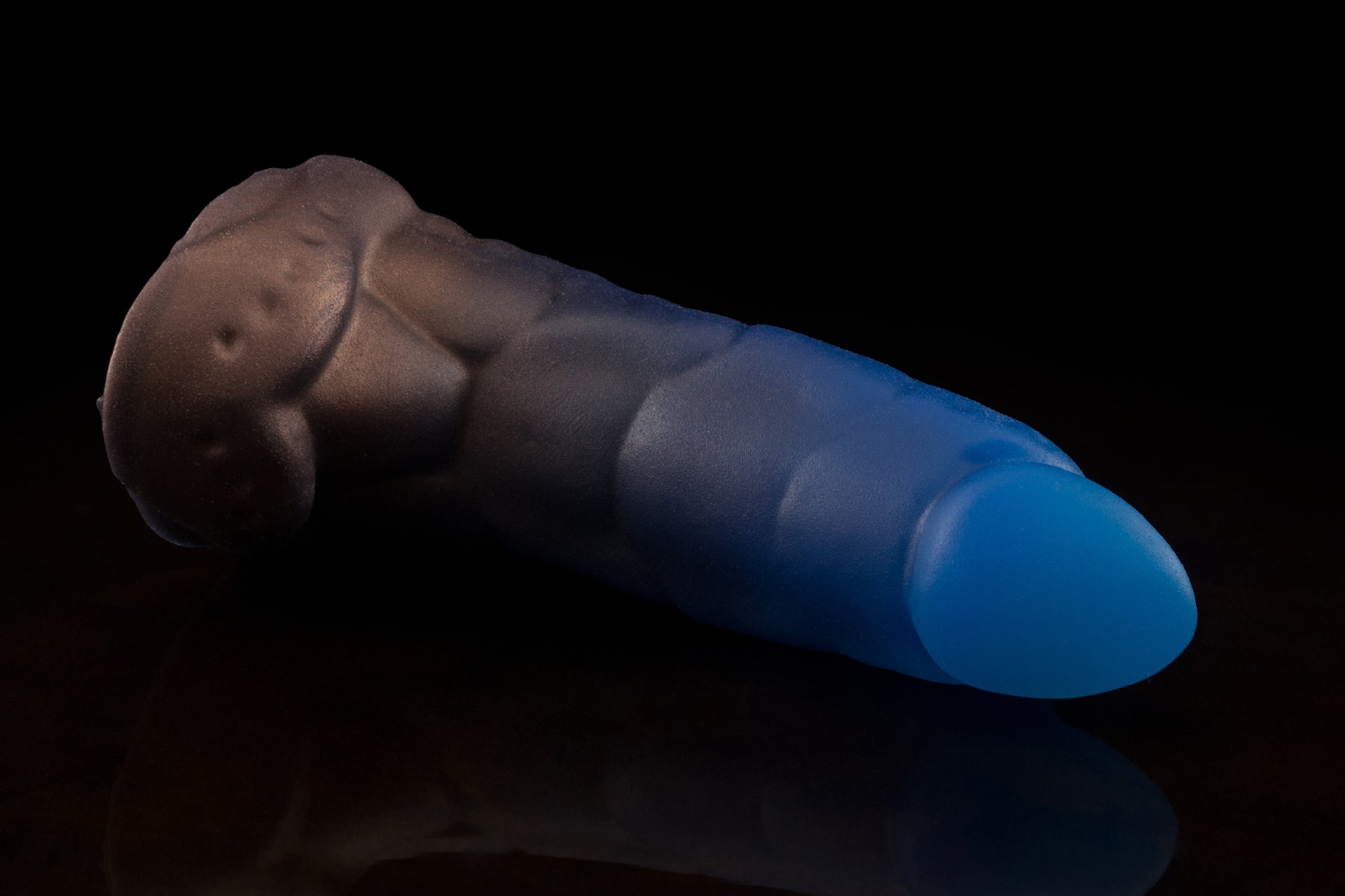 1789 Mini Mantis in Medium Firmness - Suction Cupped