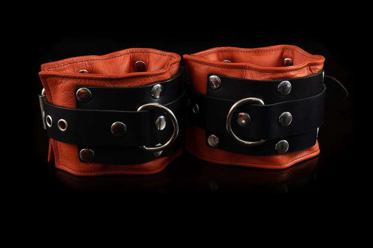 bodage gear 4439 Leather Bondage Fahrradständer Modellreihe Prisma:beidseitig, L 500 mm, niedriges Modul - 2 Fahrräder Cube Cubie 120 RT variant:Truhenbank