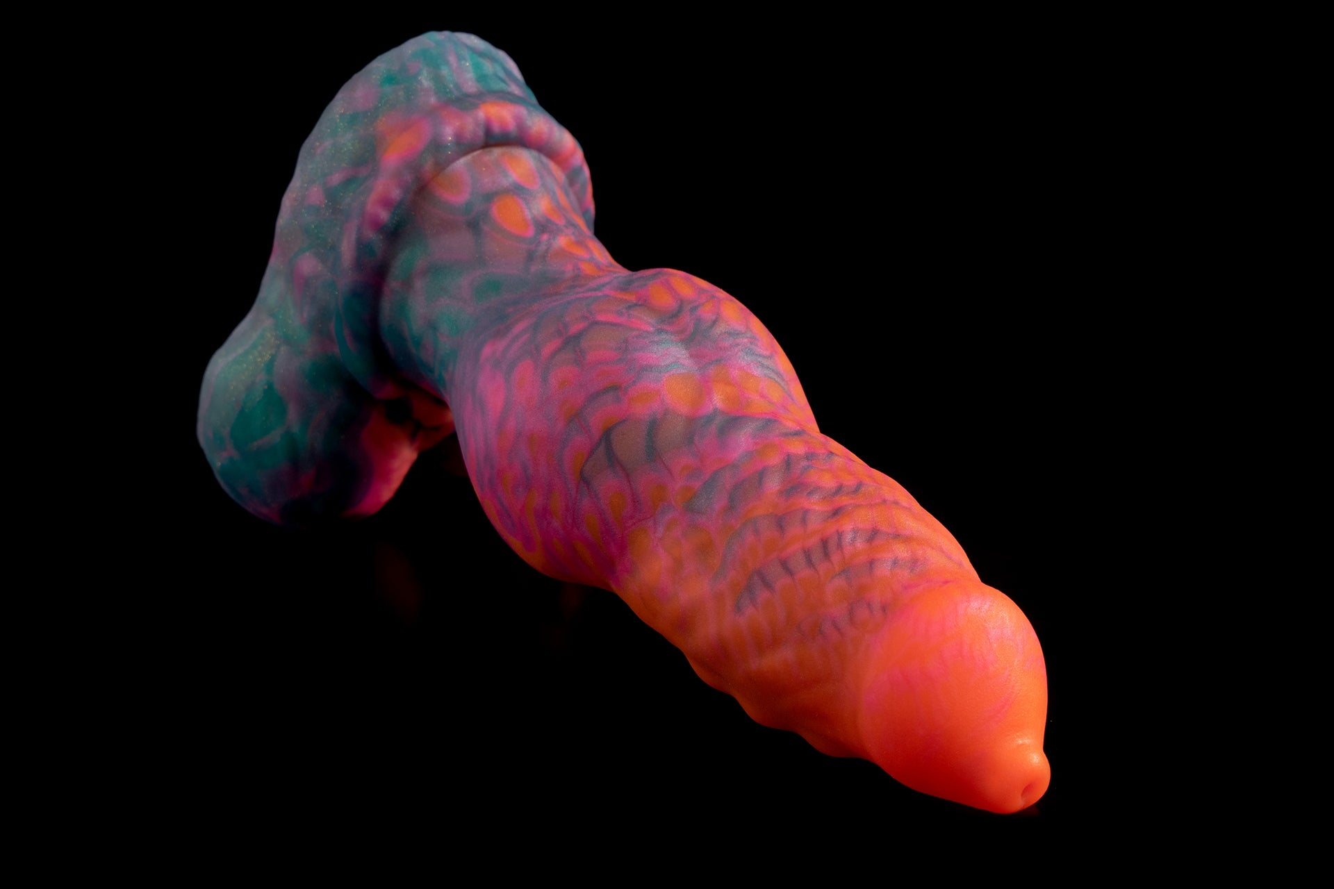 3831 Small Dante in Medium Firmness with Suction Cup