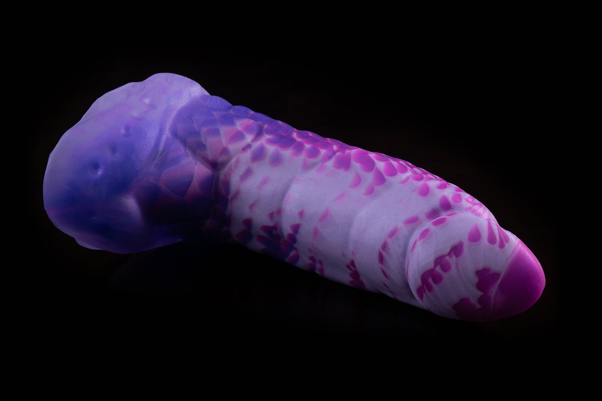 3917 Small Mantis in Medium Firmness with Suction Cup