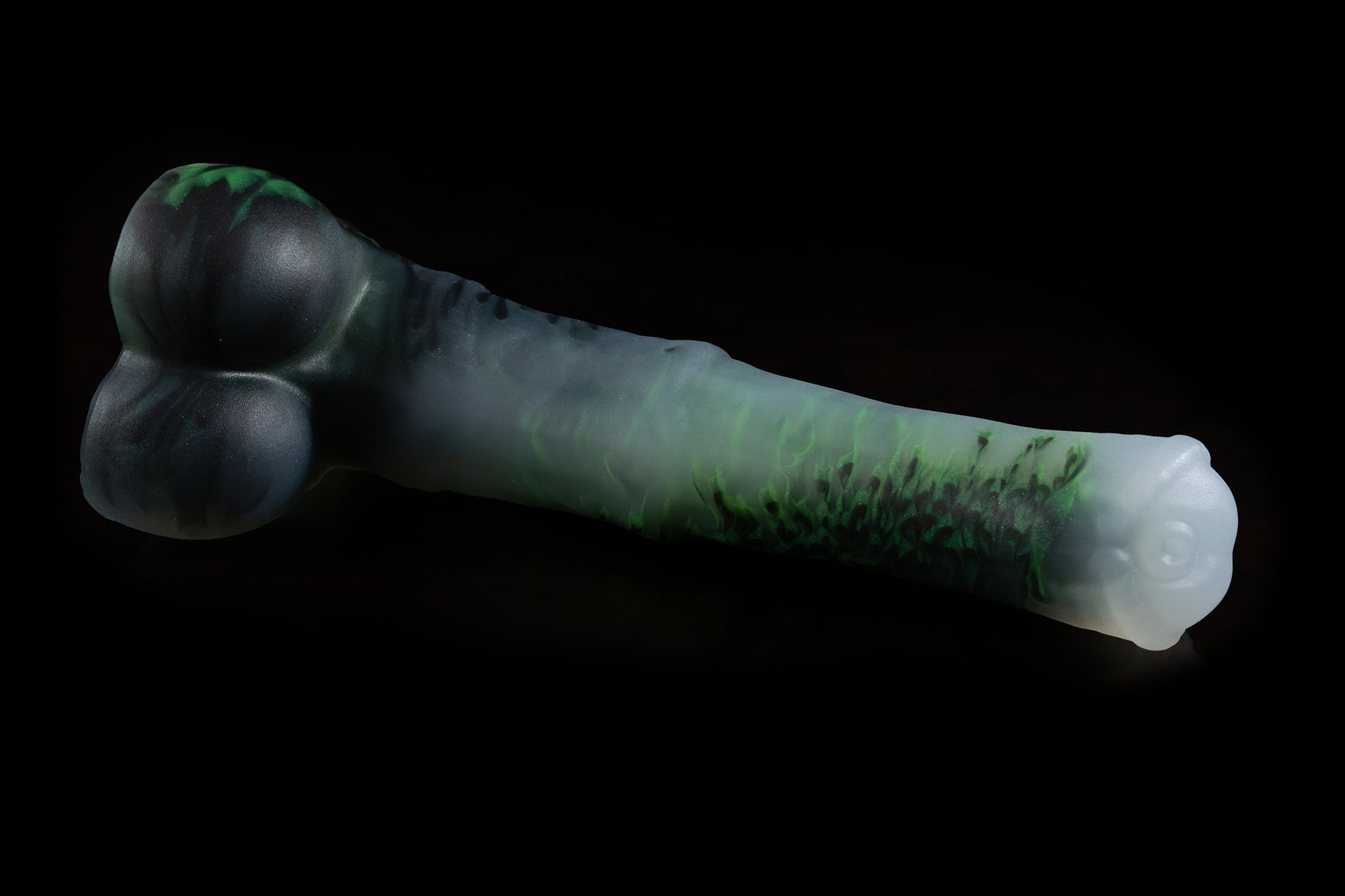 4347 Small Atlas in Medium Firmness with Suction Cup - Peridot Vein