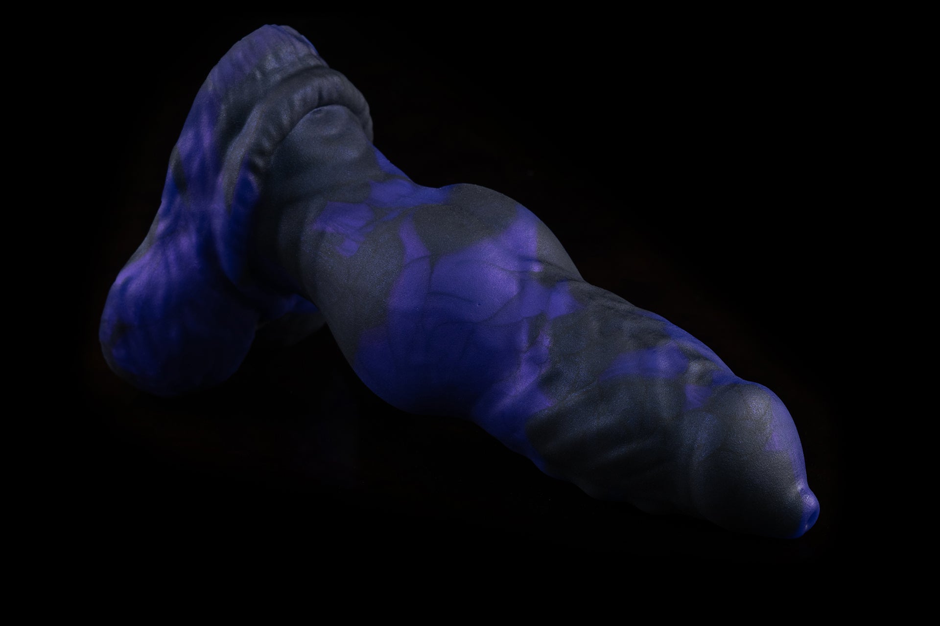 4469 Small Dante in Medium Firmness with Suction Cup