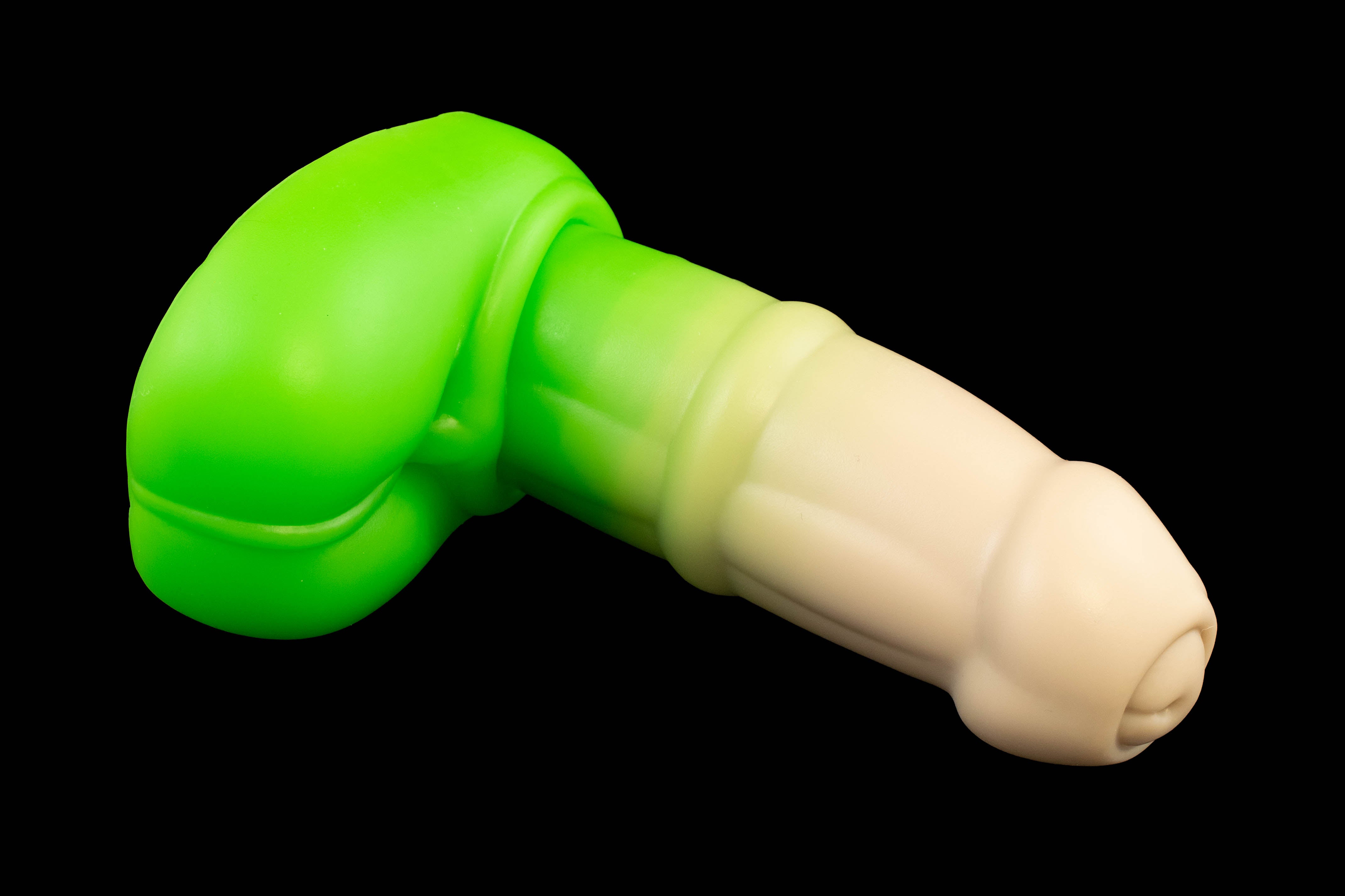 11822 Medium Ian in Soft Firmness with Suction Cup