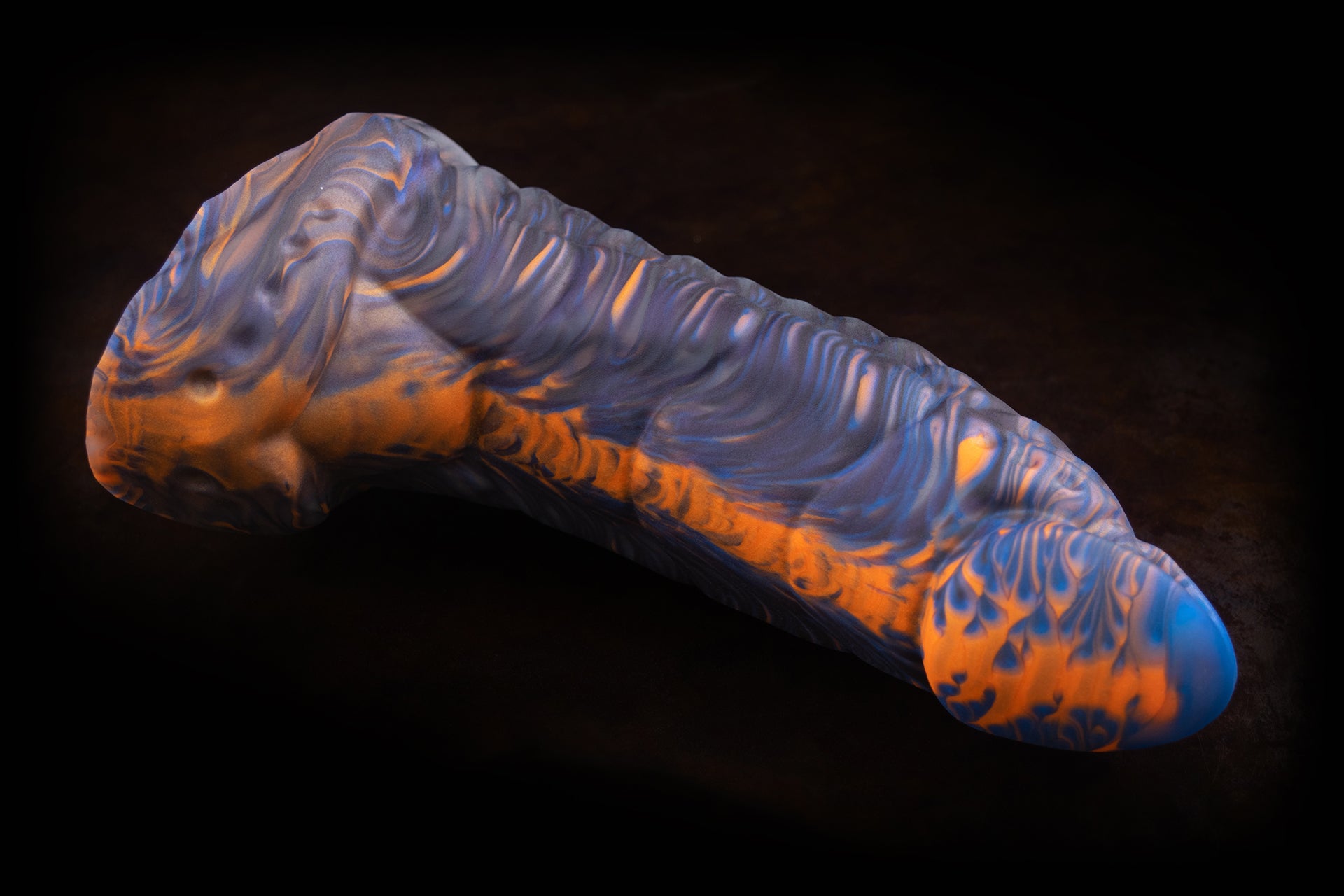 6585 Medium Mantis in Firm Firmness with Suction Cup
