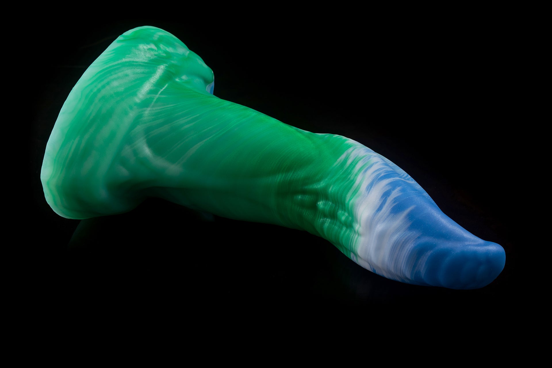 6810 Large Hidora in Medium Firmness with Suction Cup