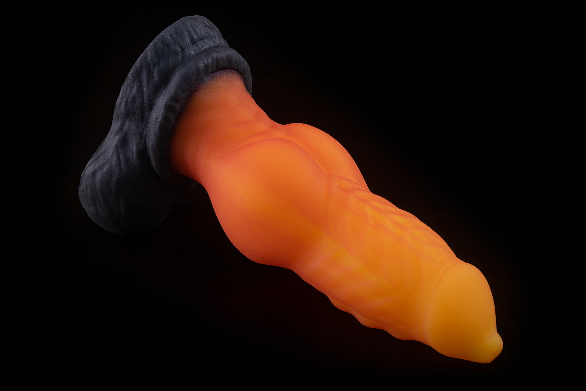 6819 Large Dante in Medium Firmness with Suction Cup