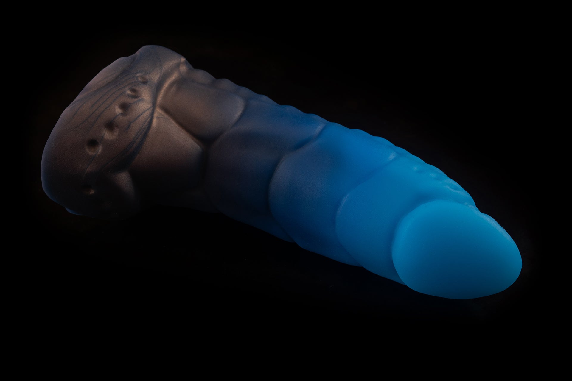 6865 Medium Mantis in Soft Firmness with Suction Cup