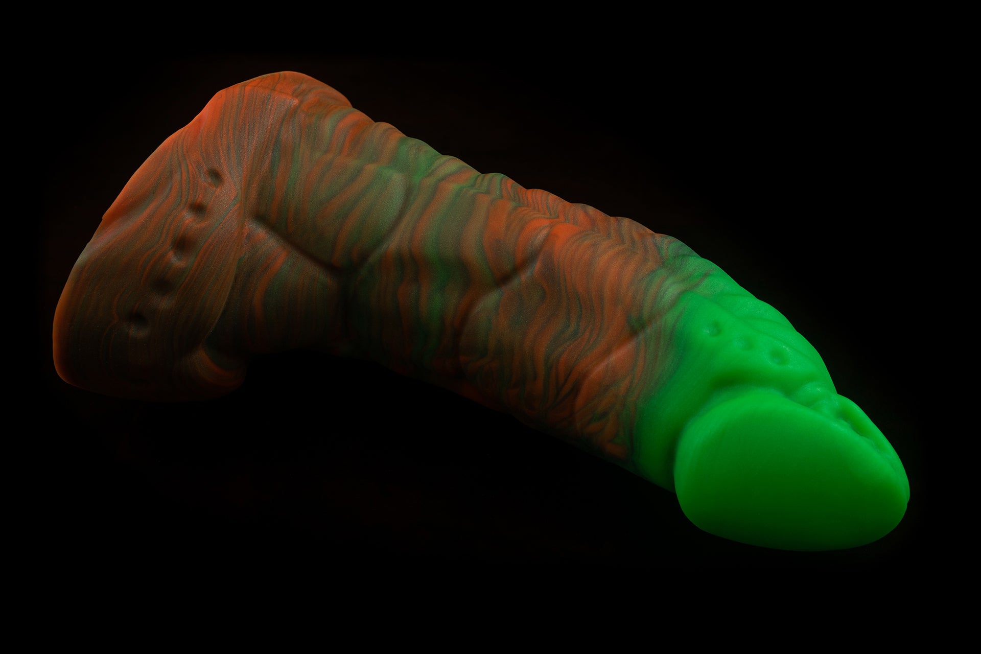 7024 Medium Mantis in Medium Firmness with Suction Cup