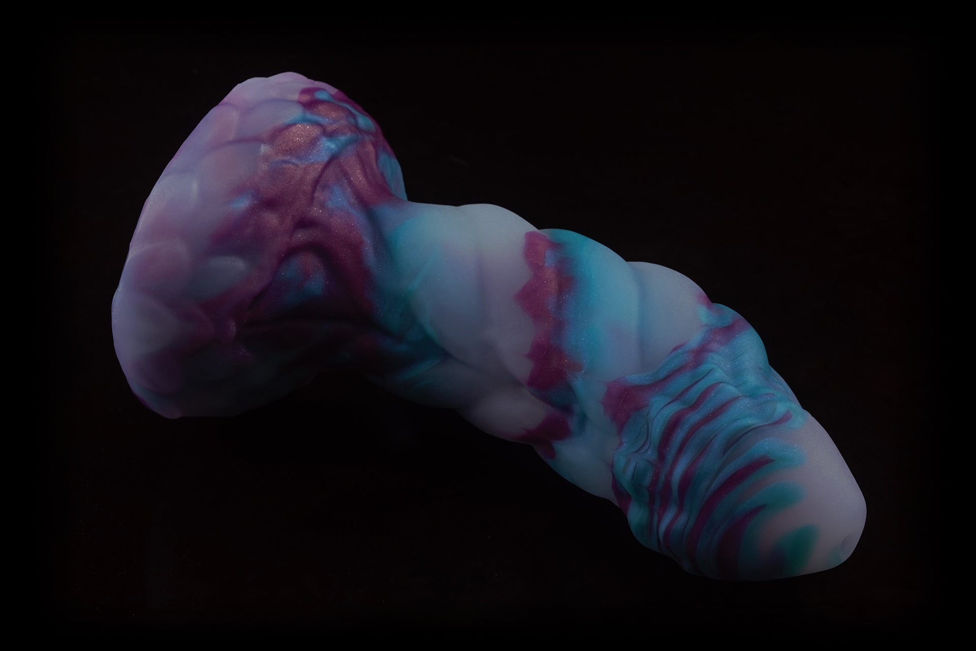 7034 Large Cortez in Soft Firmness with Suction Cup - Fizzle