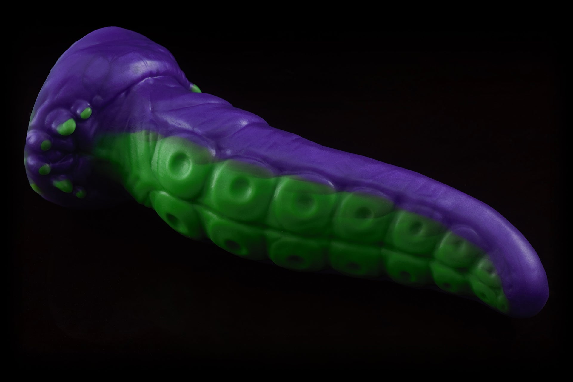 7072 Large Slikk in Medium Firmness with Suction Cup - Fizzle