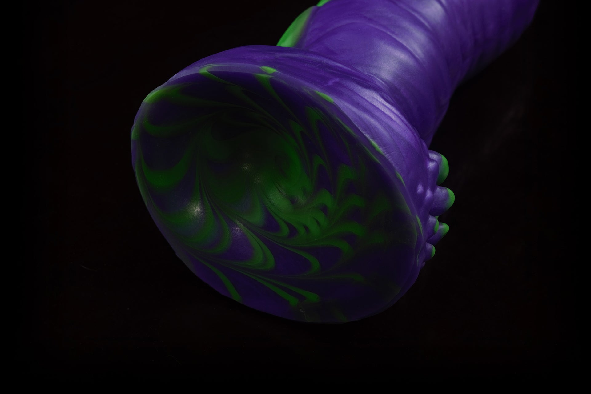 7072 Large Slikk in Medium Firmness with Suction Cup - Fizzle