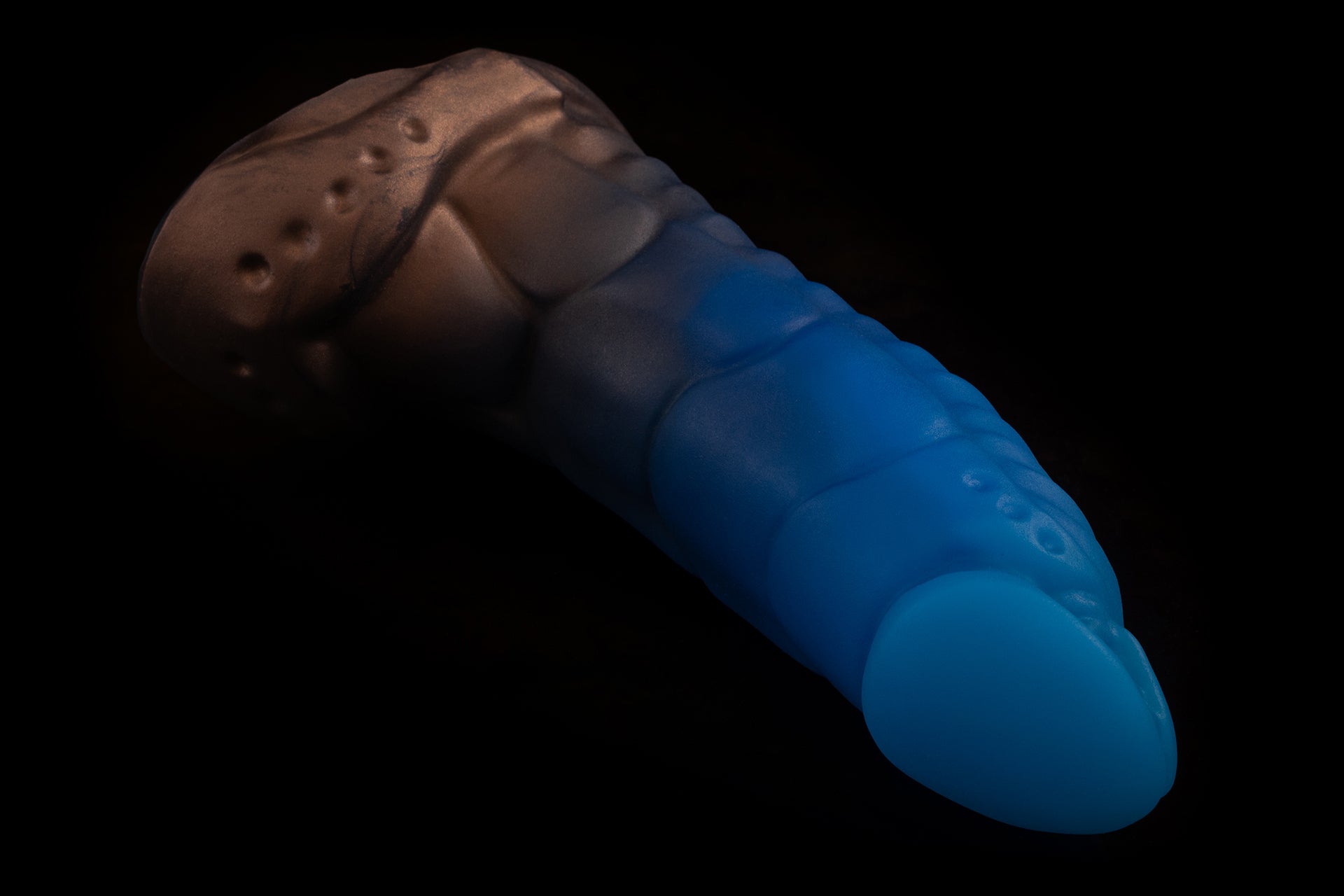 7438 Medium Mantis in Medium Firmness with Suction Cup - Fizzle