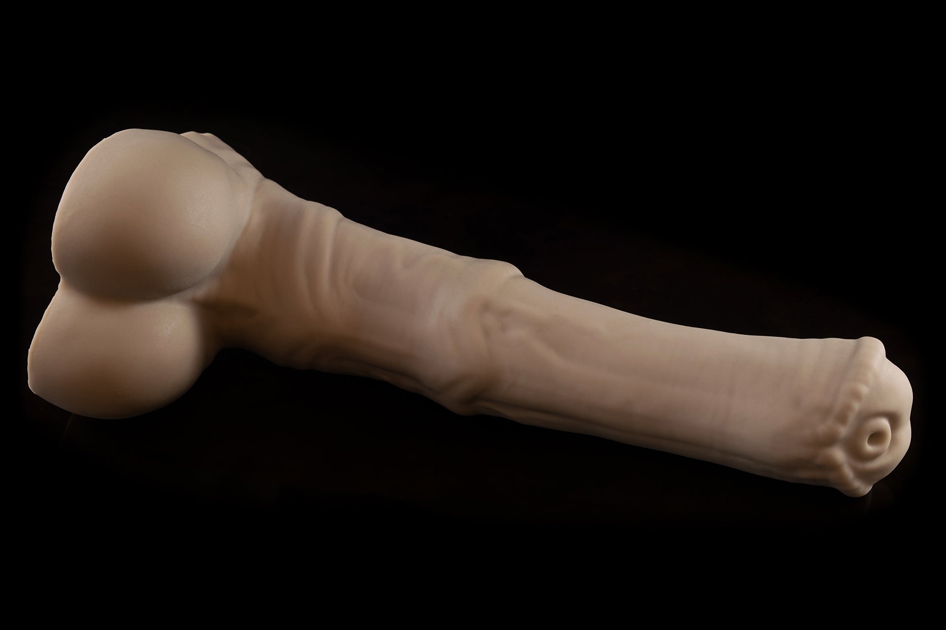 8045 Large Atlas in Soft Firmness with Suction Cup