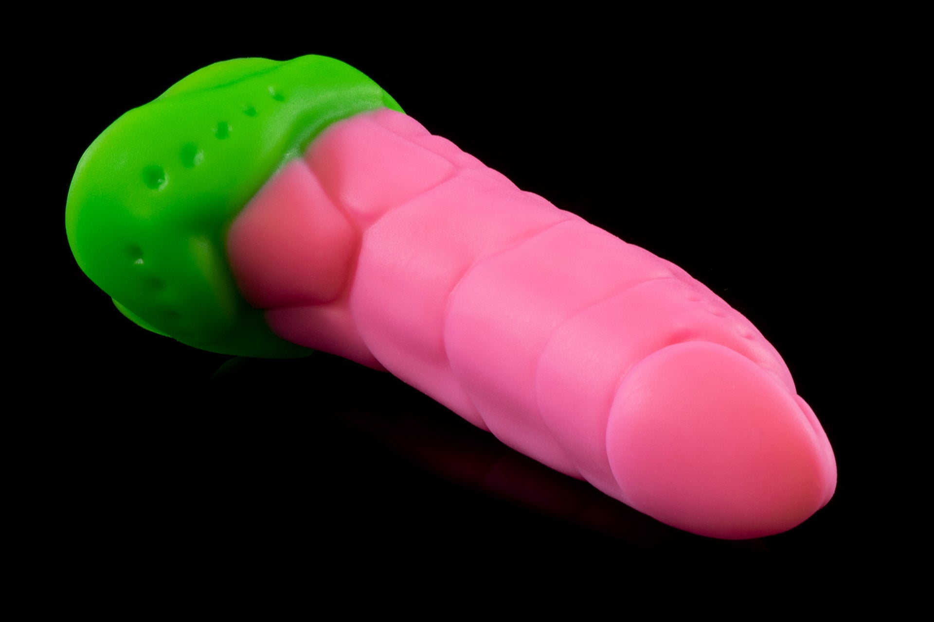 8211 Small Mantis in Medium Firmness with Suction Cup