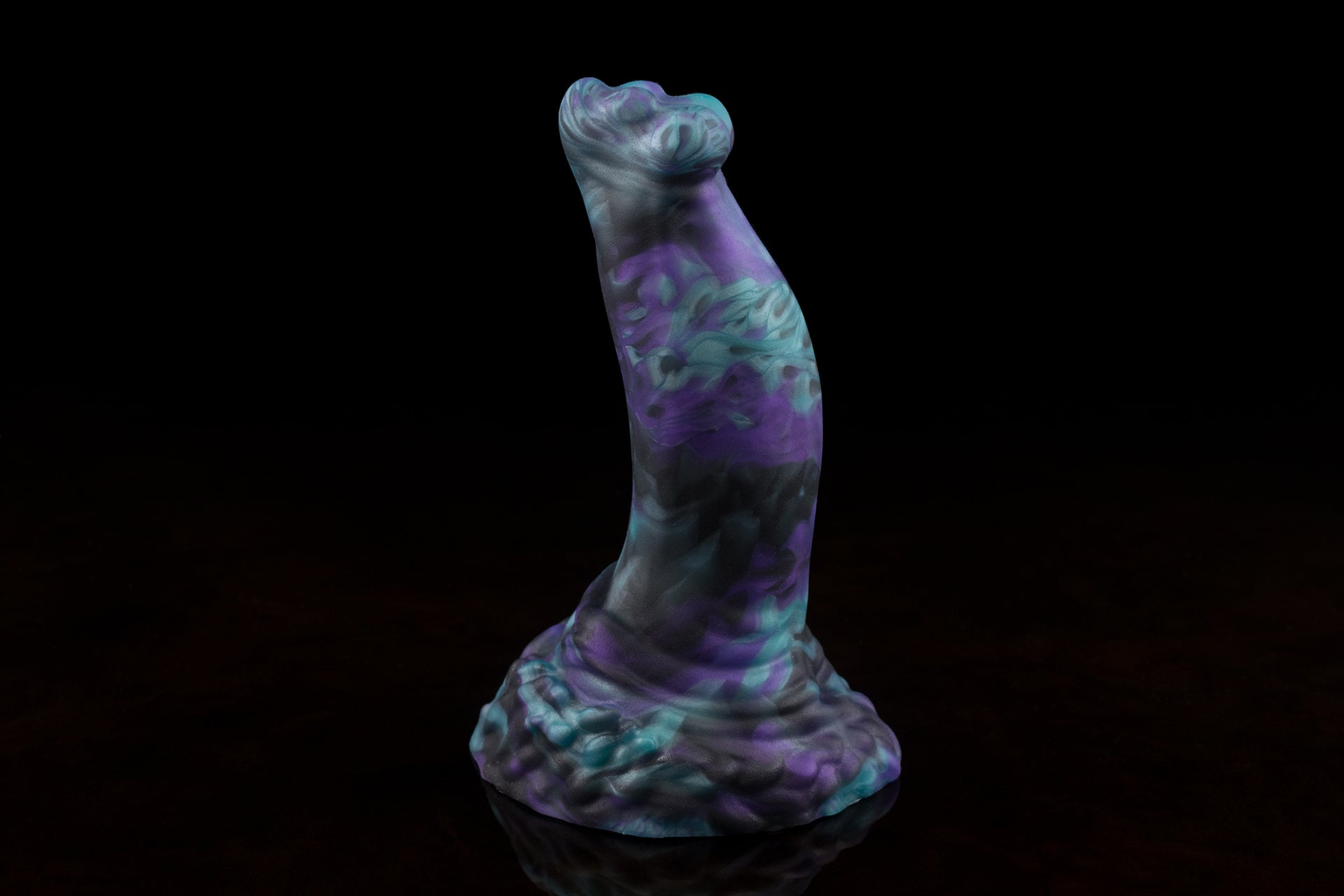 1602 Small Hyena in Medium Firmness