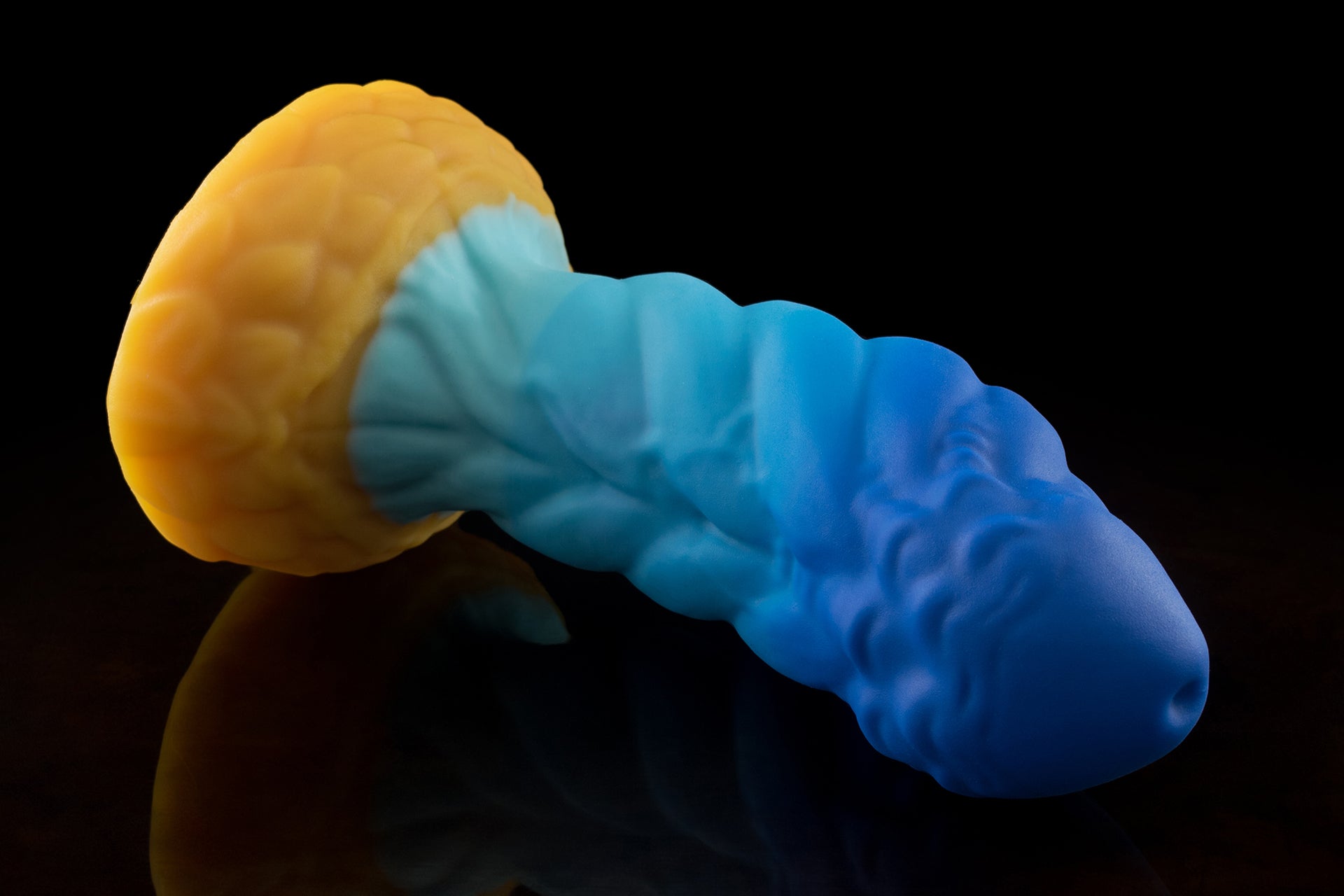 1827 Large Cortez in Medium Firmness - Suction Cupped