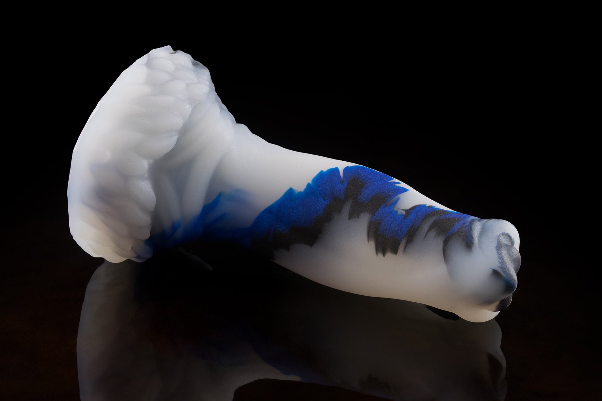 2090 Medium Aela in Medium Firmness - Suction Cupped
