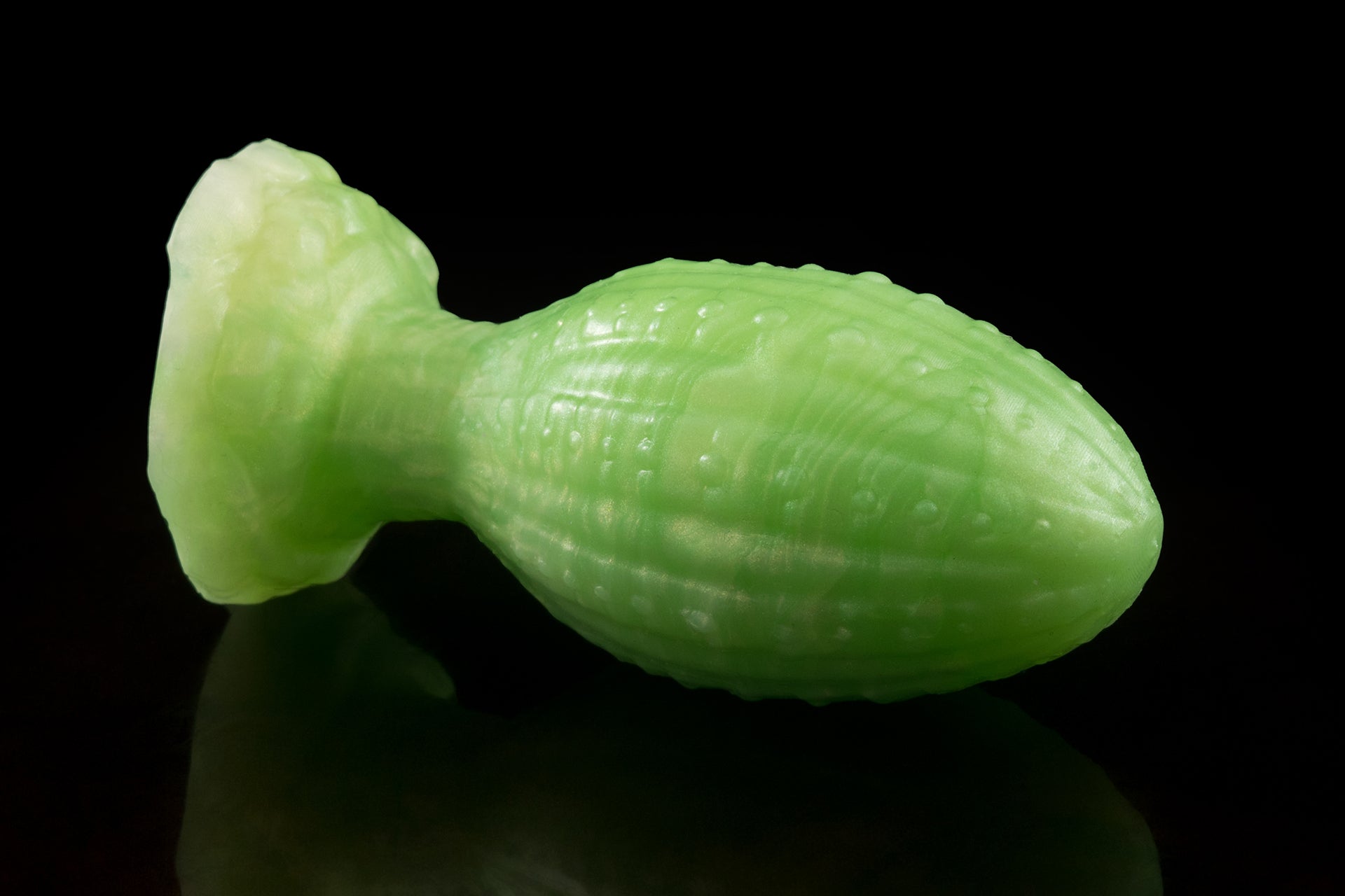 2264 Mini Kaiju Clutch in Medium Firmness