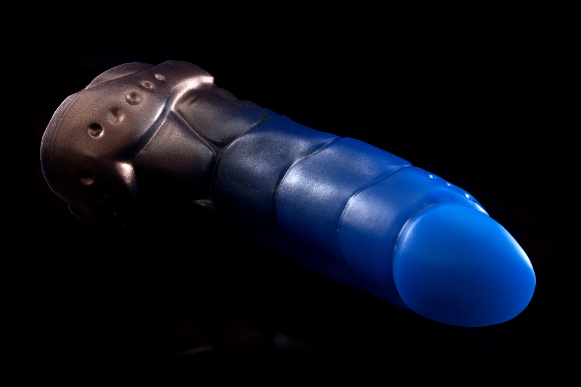 2740 Large Mantis in Soft Firmness with Suction Cup