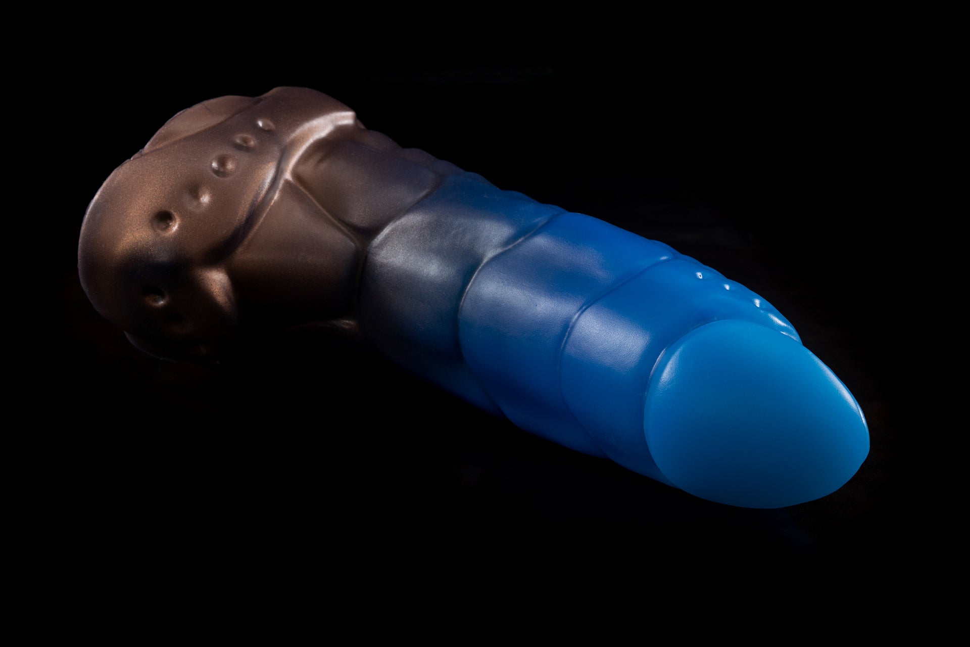 3673 Large Mantis in Medium Firmness with Suction Cup