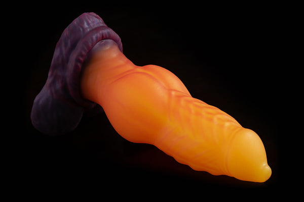 3905 Small Dante in Medium Firmness with Suction Cup