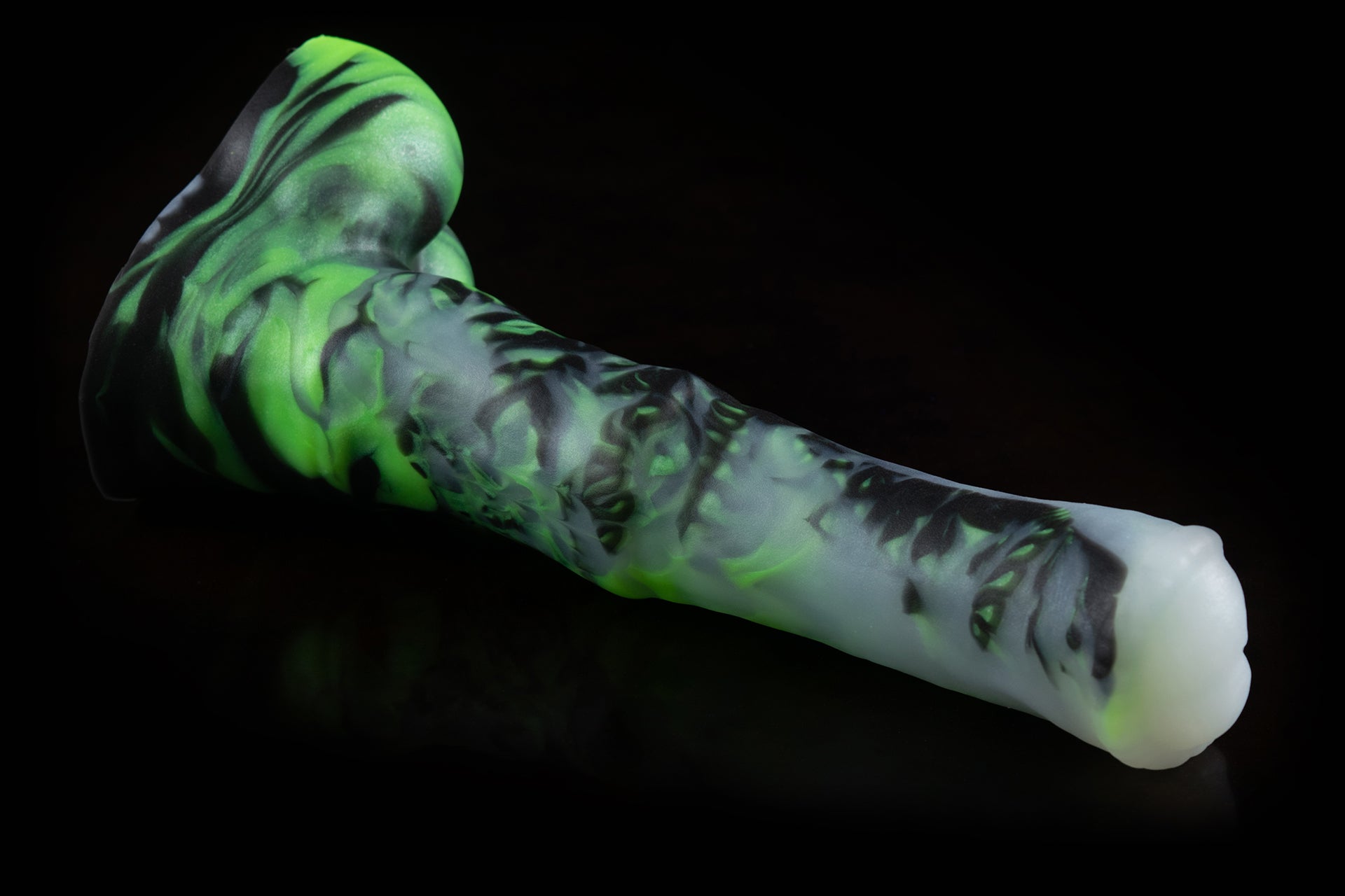 4113 Small Atlas in Medium Firmness - Peridot Vein
