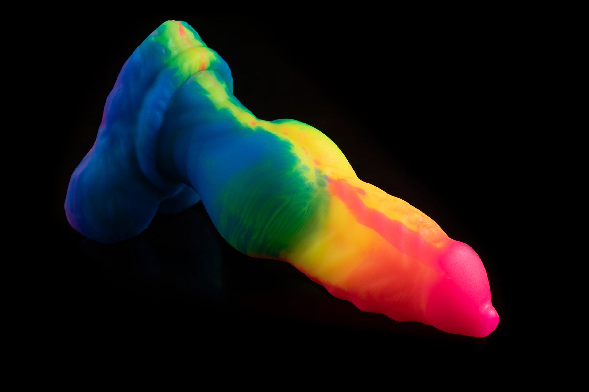 4399 Small Dante in Medium Firmness with Suction Cup