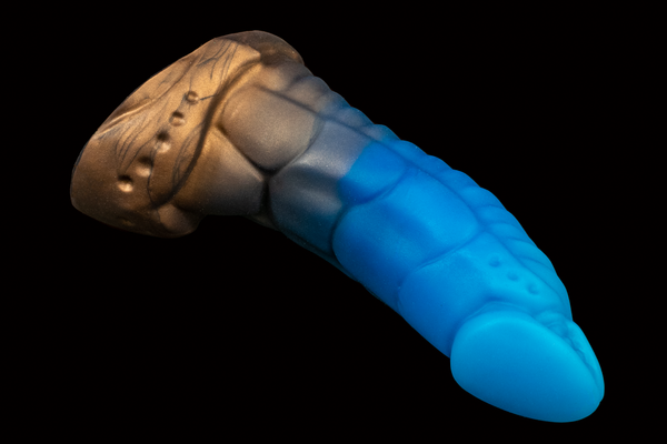 10792 Medium Mantis in Medium Firmness with Suction Cup