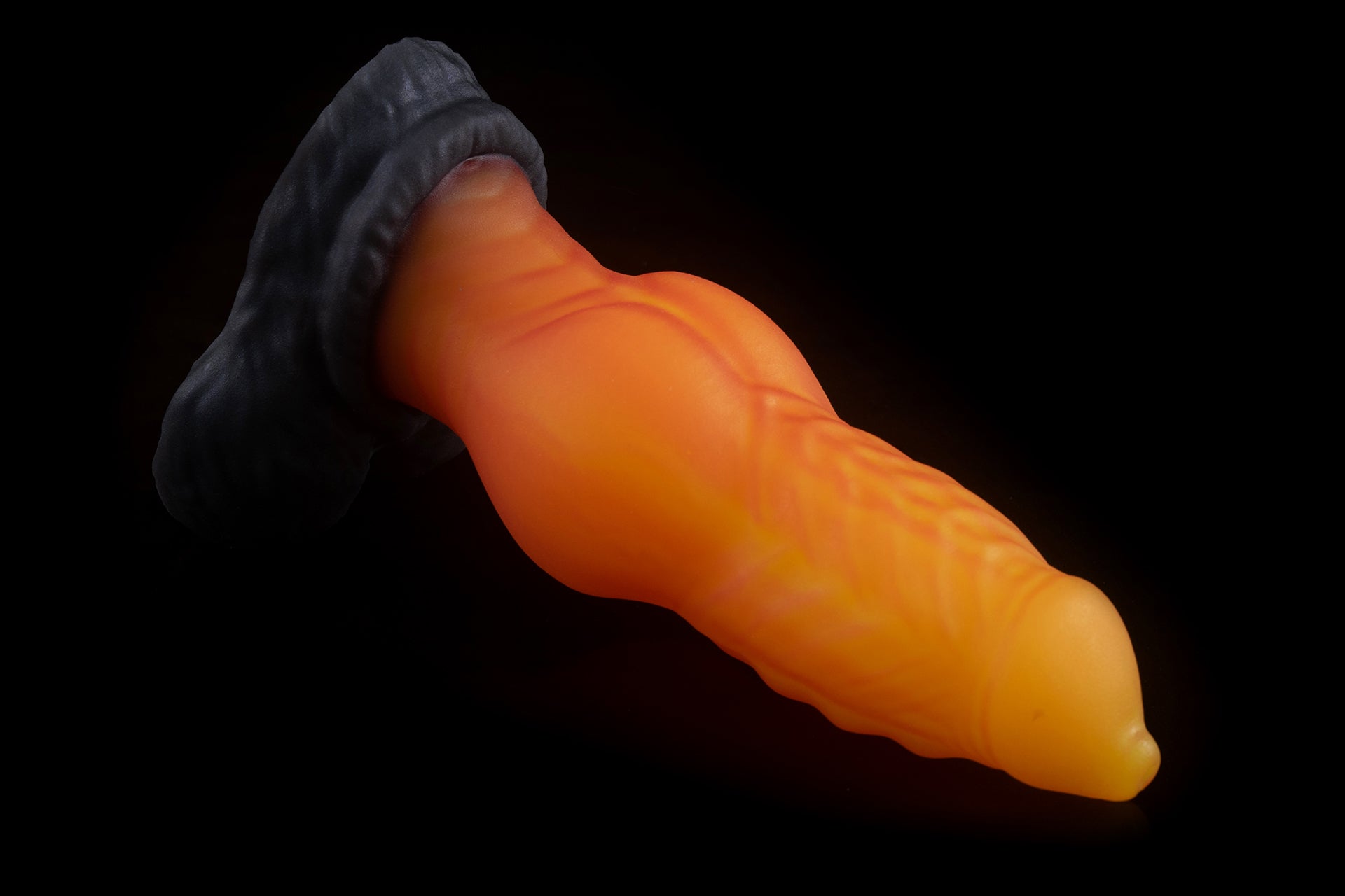 5653 Small Dante in Medium Firmness with Suction Cup - Fizzle