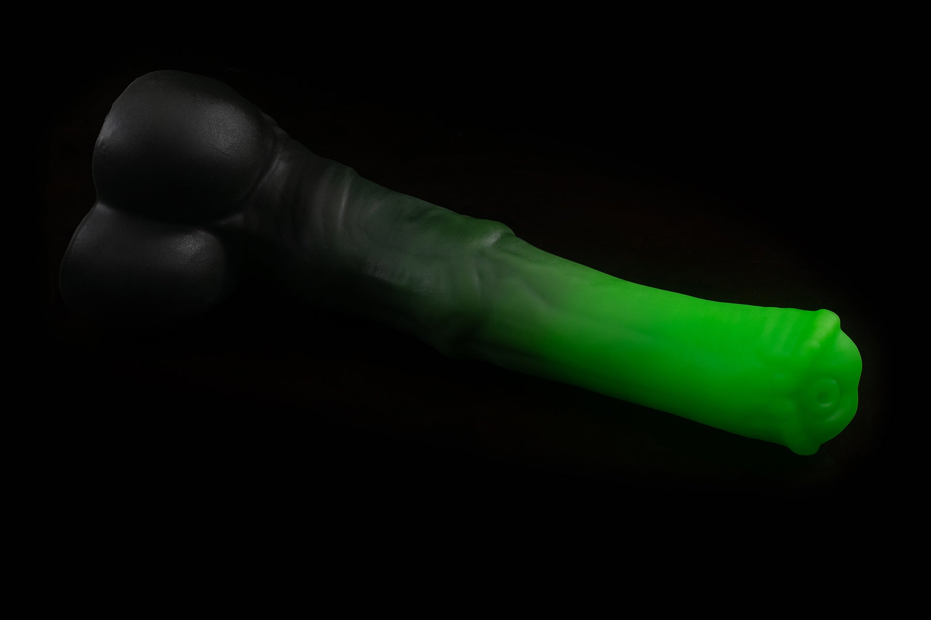 5739 Large Atlas in Soft Firmness with Suction Cup
