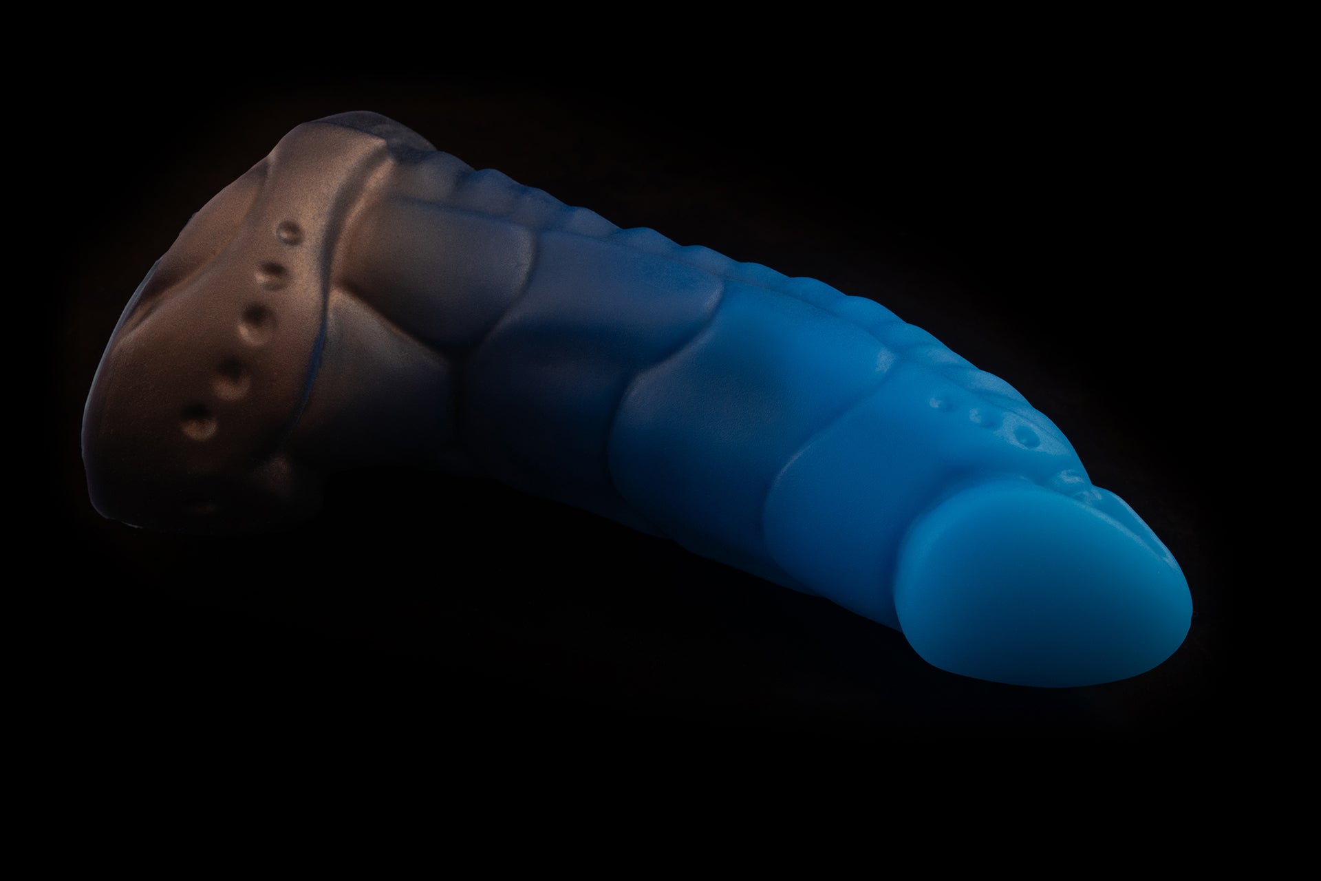 6869 Medium Mantis in Soft Firmness with Suction Cup