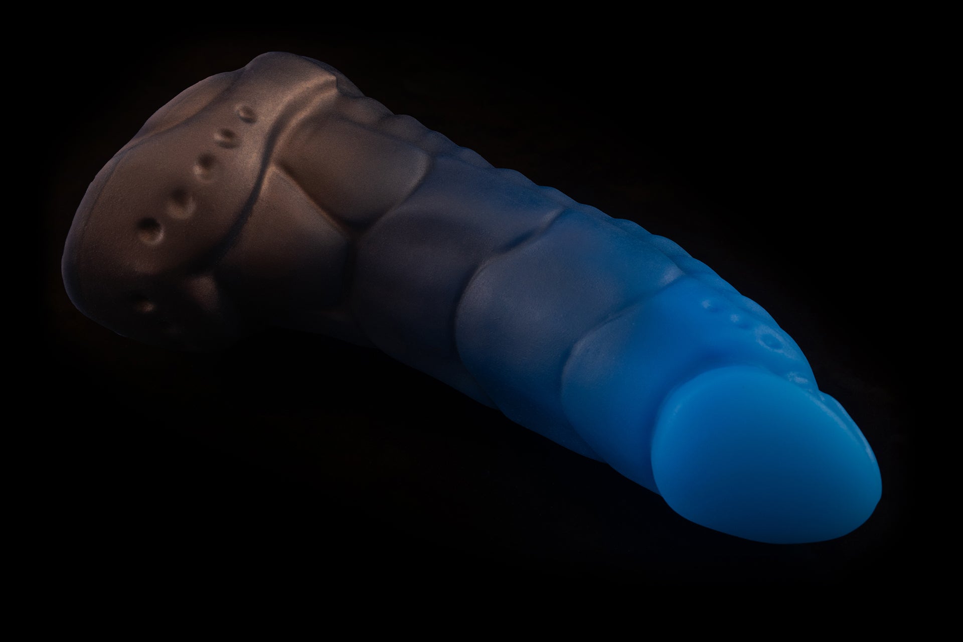 6886 Medium Mantis in Soft Firmness with Suction Cup