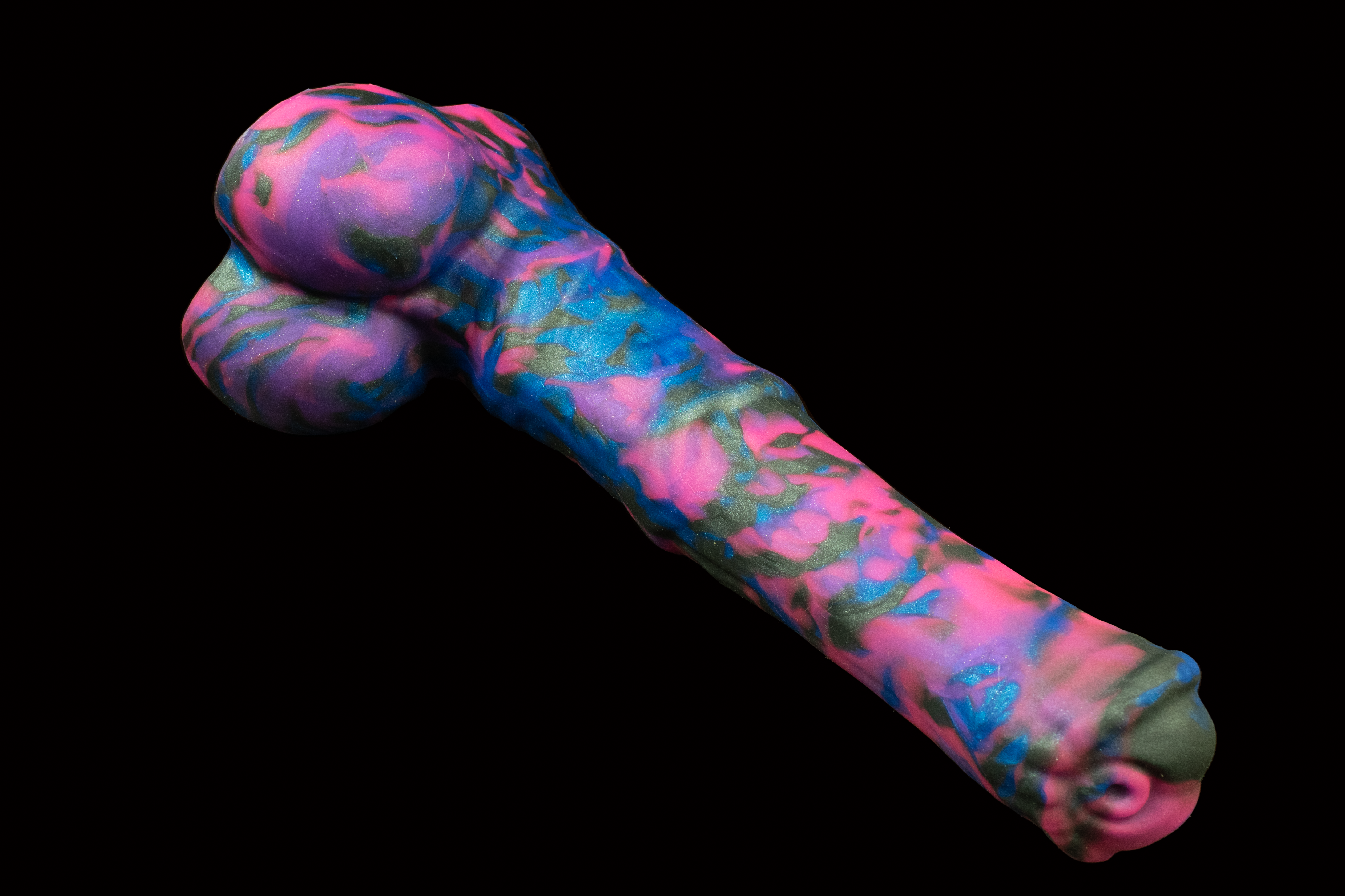 10822 Large Atlas in Firm Firmness with Suction Cup
