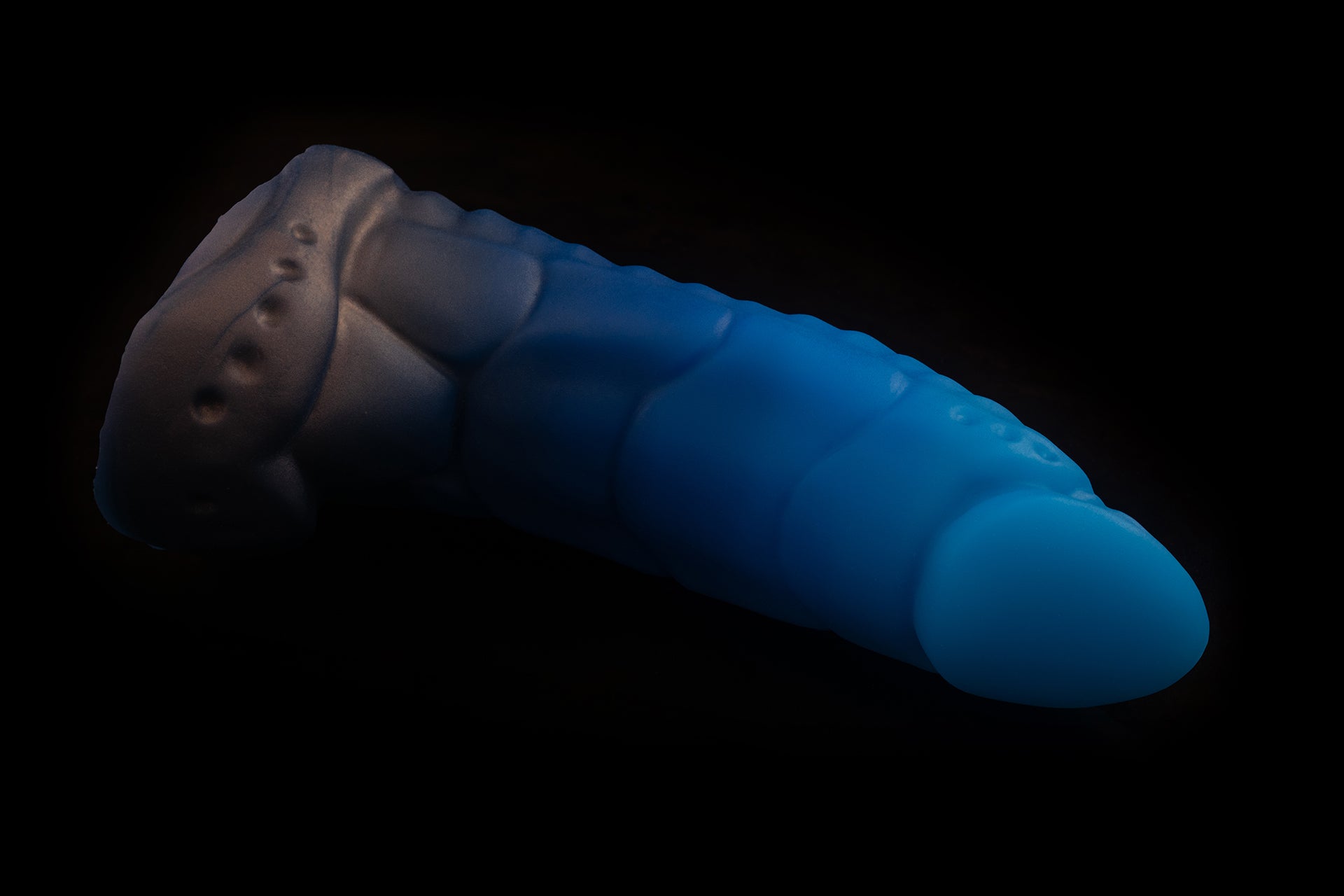 6940 Medium Mantis in Soft Firmness with Suction Cup - Fizzle