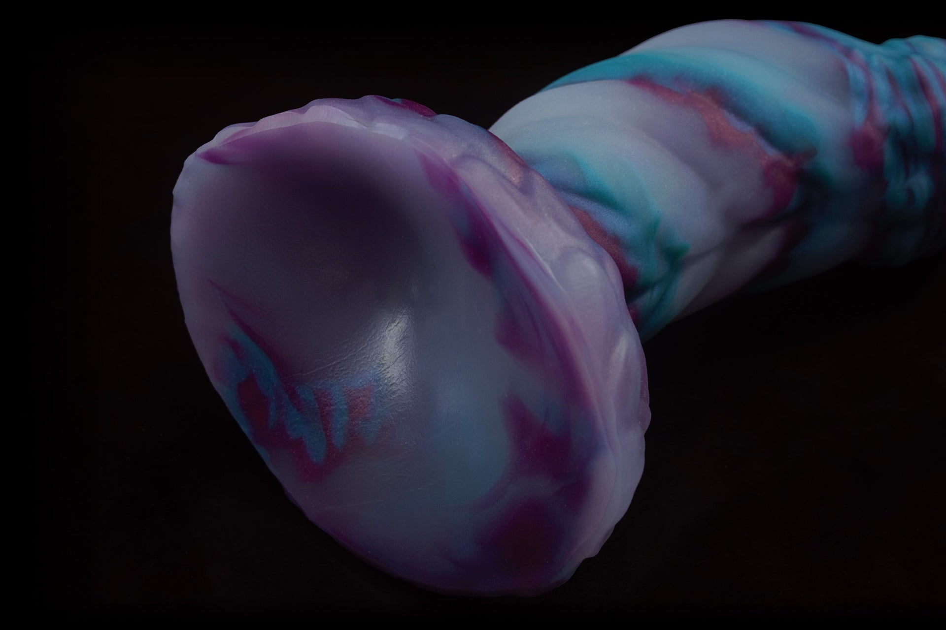 7034 Large Cortez in Soft Firmness with Suction Cup - Fizzle