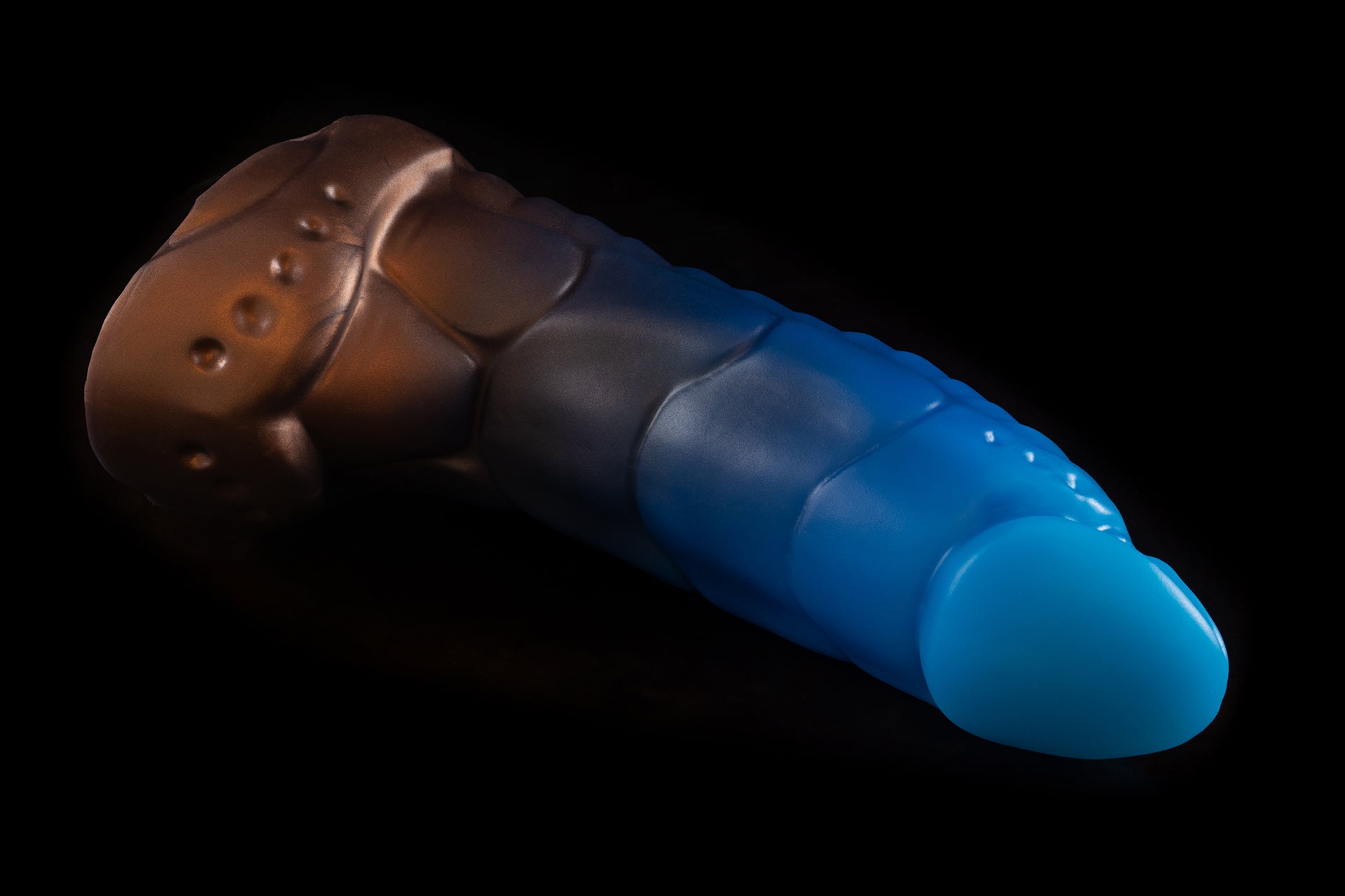 7966 Large Mantis in Medium Firmness with Suction Cup