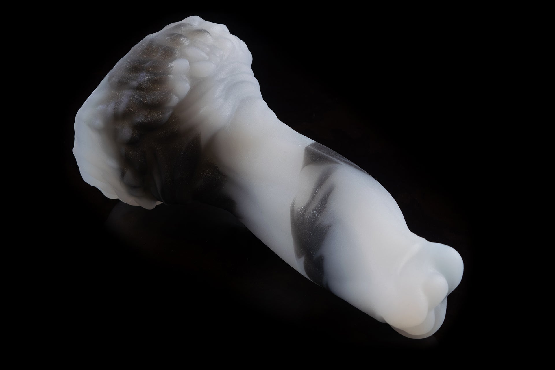 8118 Medium Aela in Soft Firmness with Suction Cup