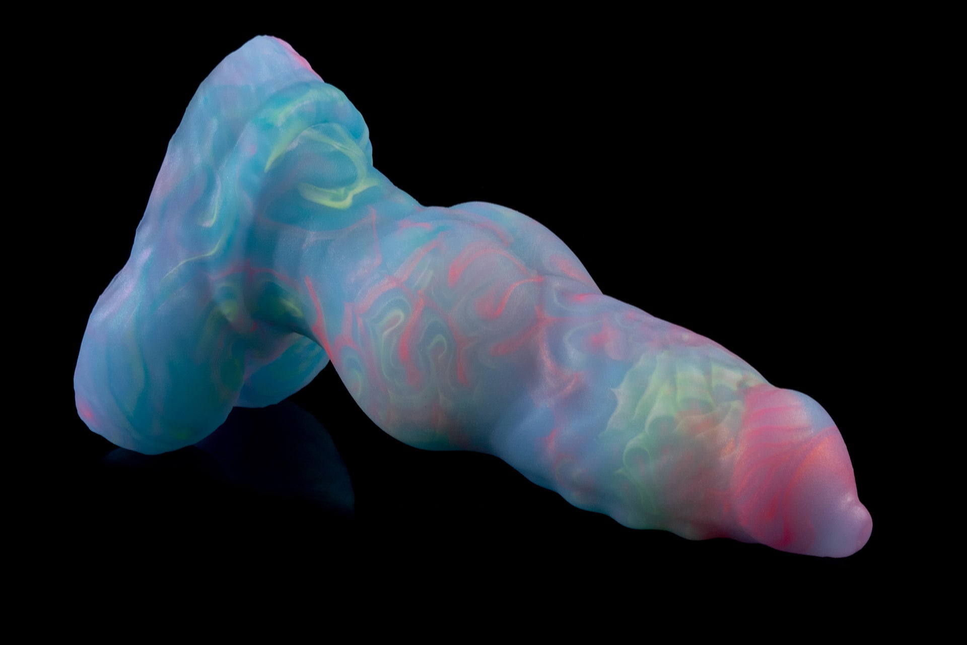 8242 Small Dante in Medium Firmness with Suction Cup